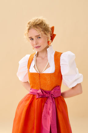 MAÉST Pearl Cotton, weiße Dirndlbluse für die Wiesn, limitiert und handgefertigt